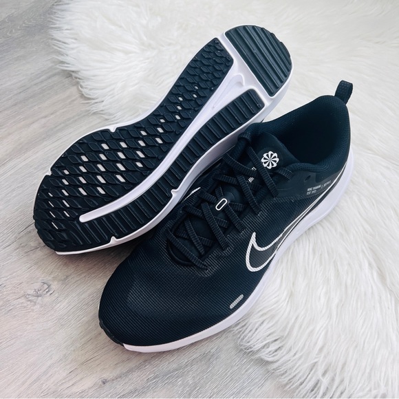 NWT Nike Downshifter 12 Women’s Shoes - Picture 4 of 9